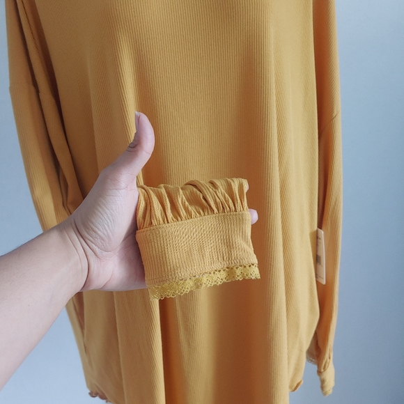 New Free People Shimmy Shake Untamed Marigold Mustard Gold Top SMALL Oversized - Picture 5 of 8